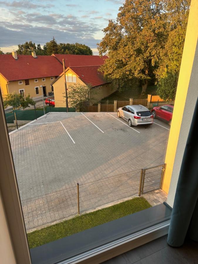 Byt Apartman 74M2 Vyhled Klid Priroda Praga Zewnętrze zdjęcie